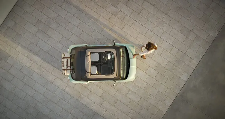 Stellantis rilancia il sogno dell’auto popolare, nel 2028 arriva l’E-Car prodotta in Italia