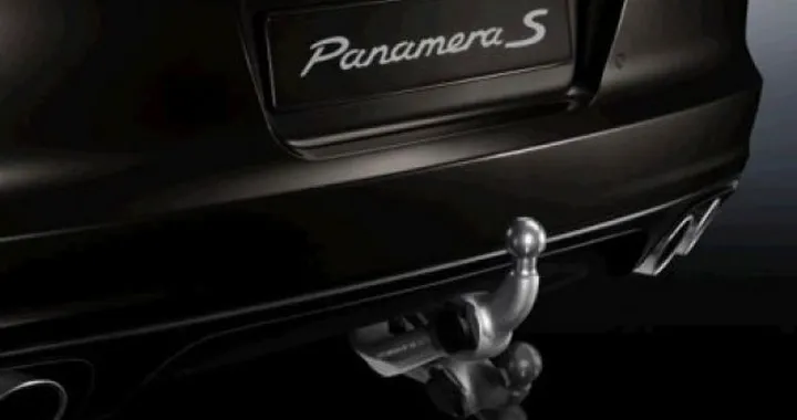 Porsche Panamera: non manca il gancio traino