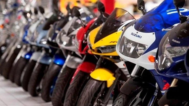 Mercato motocicli: ad aprile rallenta il calo, segnali di stabilità