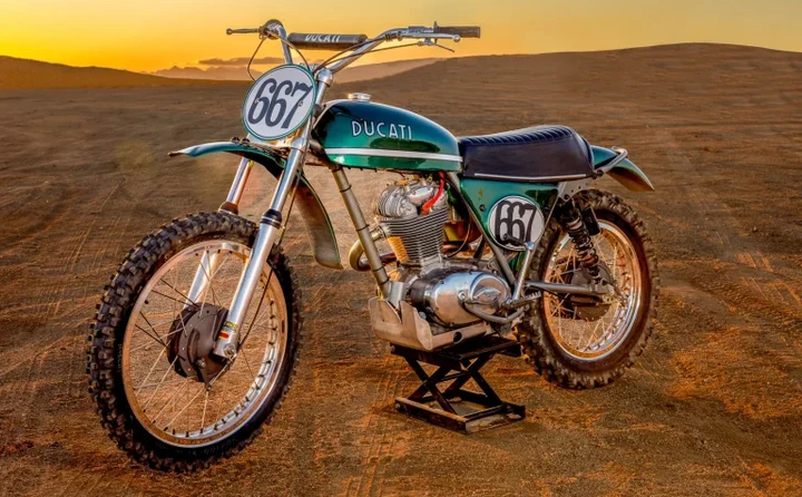 Ducati punta all’off-road: il CEO in gara con una 450 del 1971