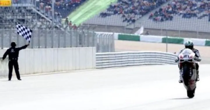 SBK a Portimao: Bayliss lascia con una storica doppietta