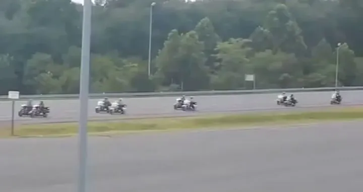 Motociclisti manifestano contro il raduno islamico