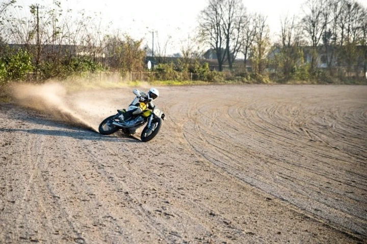 Di Traverso Flat Track School: il traverso per tutti