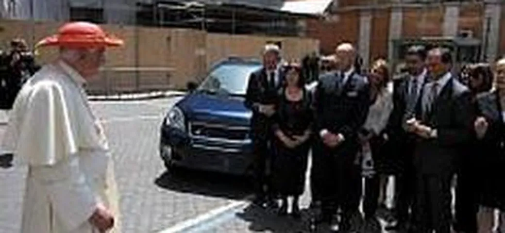 DR: due Suv per papa Benedetto XVI