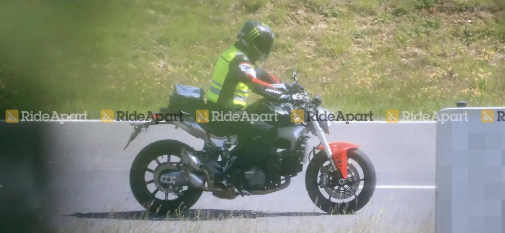 Ducati Monster 2021: e se sparisse il telaio a traliccio? [Foto spia]