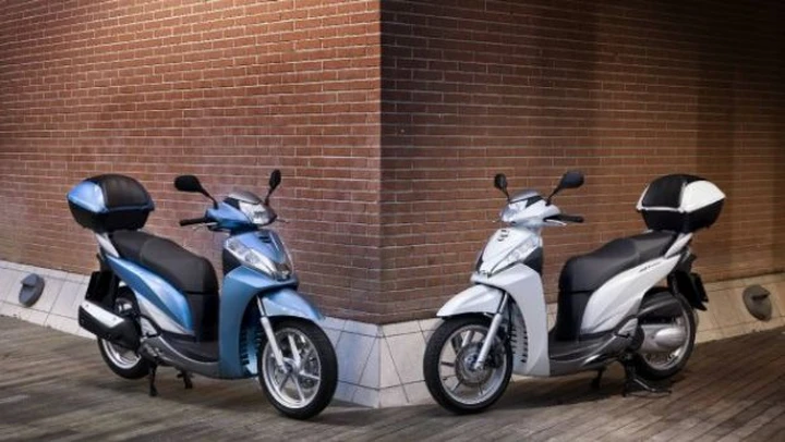 TEST Honda SH300i 2011