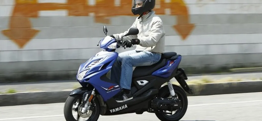 Yamaha Aerox R e R Naked 2013: il test di Motoblog