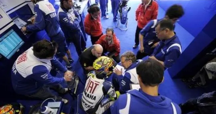 Motoblog live @ Estoril con il Team Fiat Yamaha!