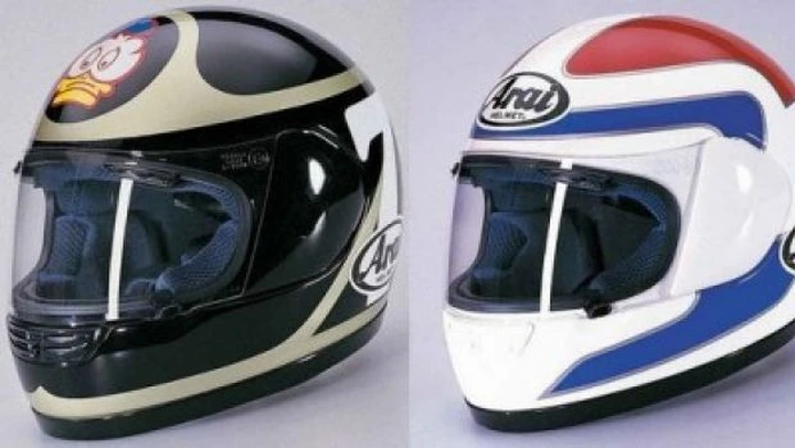 5 caschi Arai storici rubati in Inghilterra