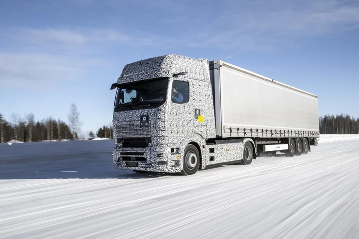 Mercedes eActros 600: il 10 ottobre debutterà la versione di serie del LongHaul