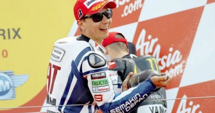 Lorenzo gode. Anche la Yamaha. Aspettando Godot ...