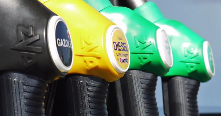 Prezzo benzina: nuovi rialzi in vista per un pieno di carburante