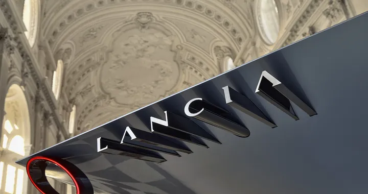 Lancia: il nuovo logo e la strategia per rinascere