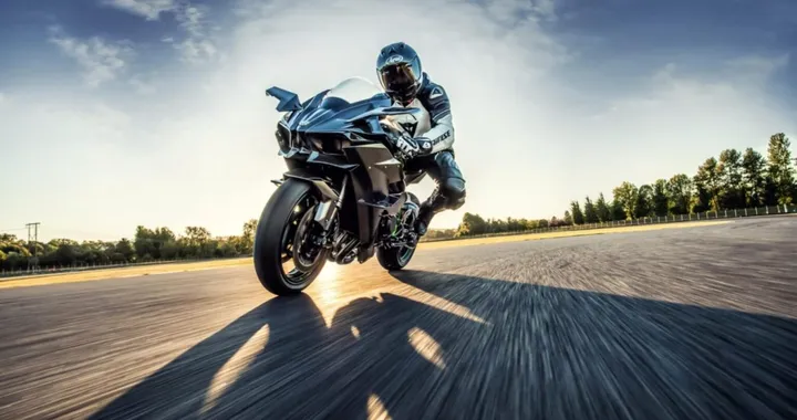 Kawasaki Ninja H2 pronta al ritorno? Il teaser dice quasi tutto