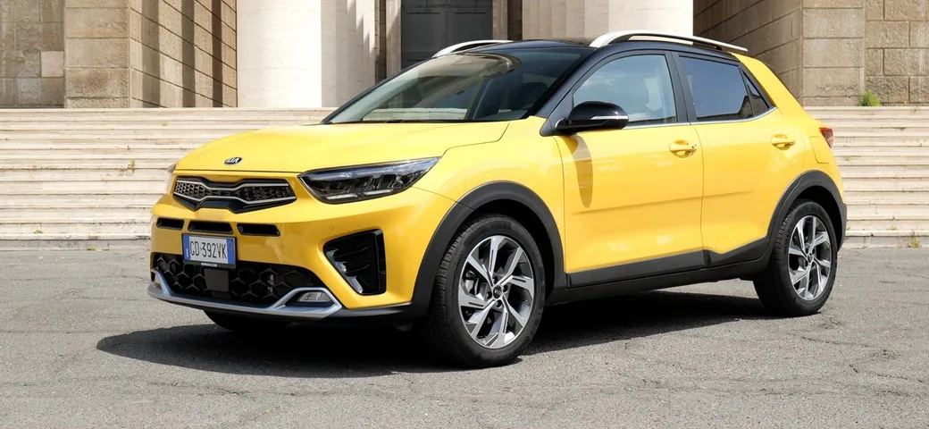 KIA Stonic 1.0 T-GDi MHEV 48V GT Line: la prova su strada