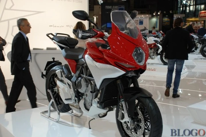 MV Agusta Turismo Veloce 800 e Turismo Veloce 800 Lusso 2015