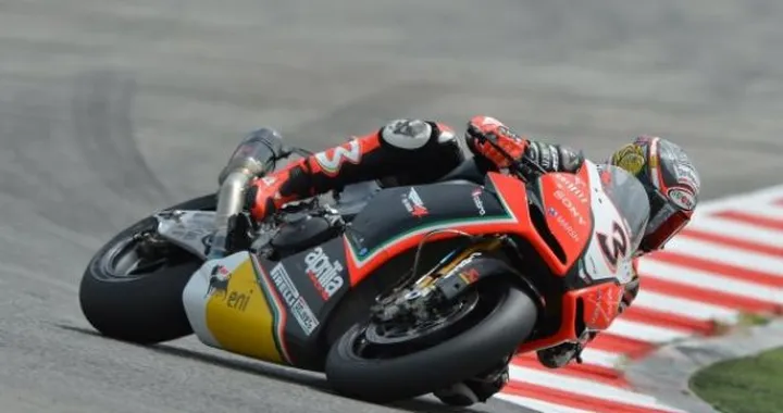 Superbike, Aragon: Max Biaggi e l'Aprilia velocissimi nelle prime libere