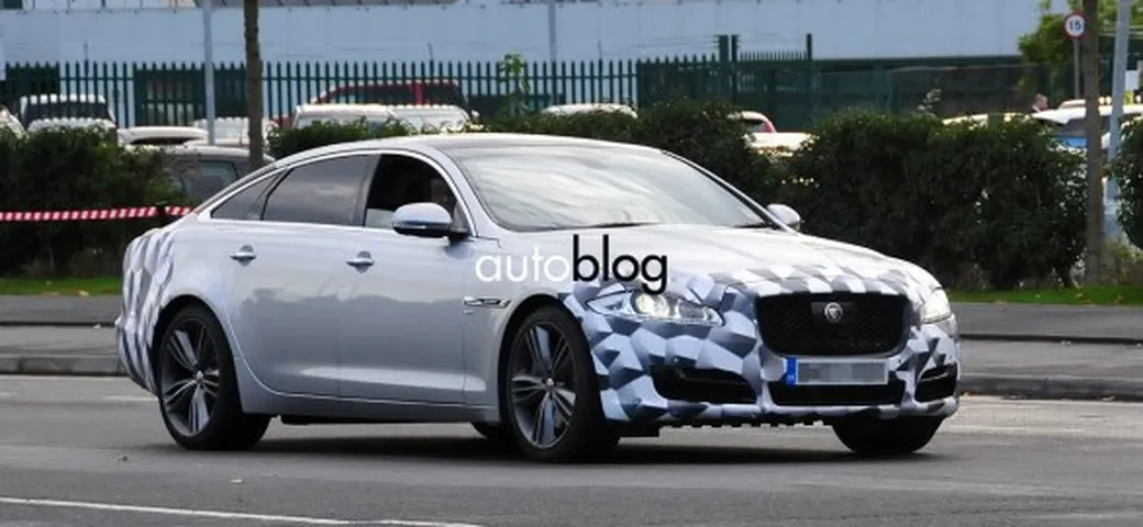 Foto spia Jaguar XJ facelift