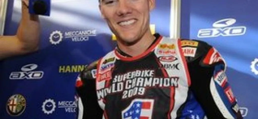 Ben Spies saluta la Superbike con un anello di zaffiri, diamanti e rubini al dito...