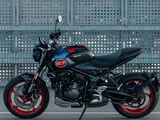 Triumph Trident 660 Triple Tribute Edition 2025: omaggio alla Slippery Sam