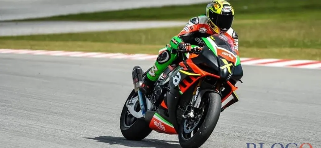 Biaggi gira a Sepang con l'Aprilia RSV4 X