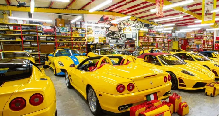 La più esclusiva collezione di Ferrari gialle è in vendita: 48 unità