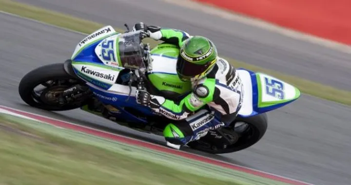 Supersport: Massimo Roccoli il pole provvisoria a Magny Cours. Giugliano primo nella Superstock 1000