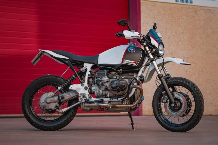BMW R100STR, la vecchia boxer diventa una scrambler moderna