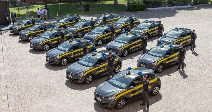 Peugeot e-208: 30 esemplari per la Guardia di Finanza