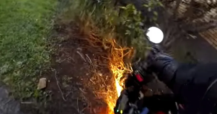 Epic Fail: motociclista distratto "salta" con una GSX-S1000 [Video]