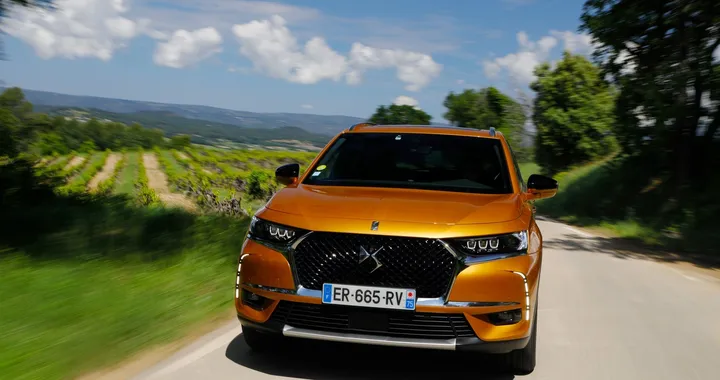 DS7 Crossback PureTech 225 EAT8: primo contatto in Provenza