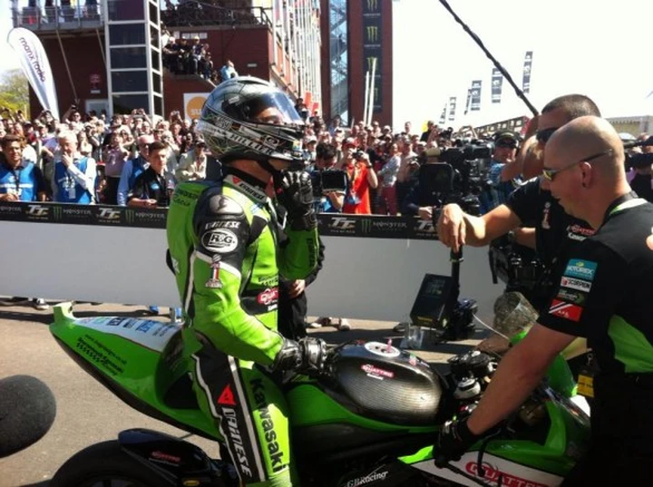 TT 2013: Hillier vince il Lightweight TT, Dunlop si prepara per il Senior TT