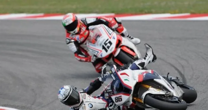 Scatto in Corsa: Ayrton Badovini scivola nelle libere di Misano