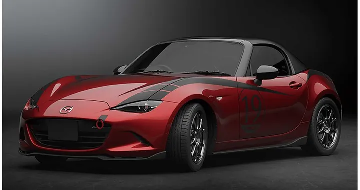 Mazda MX-5: nuovo look con tetto in carbonio