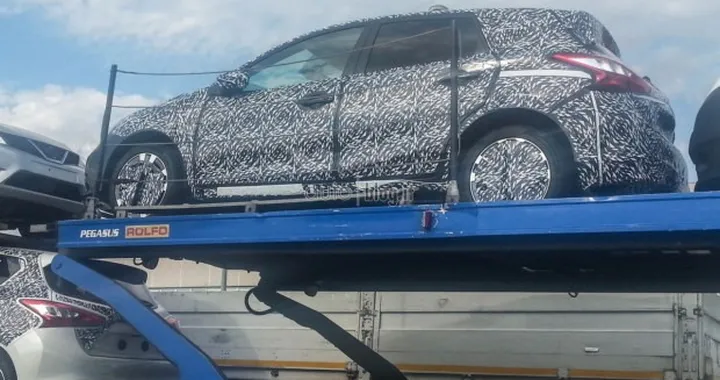 Nissan Pulsar: foto spia dalla bisarca