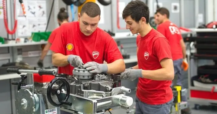 DESI II: Ducati prepara i suoi futuri tecnici