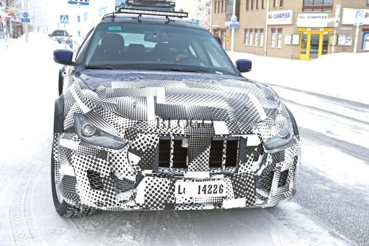 Nuove foto spia della Maserati Levante