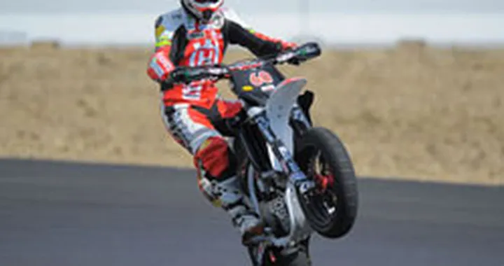 Supermoto: a Busca vincono Van Den Bosch e Chareyre