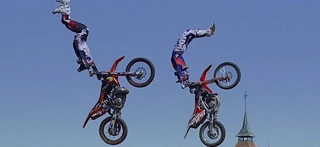 Video: FMX in Slow Motion dallo Swatch Free4Style 2013
