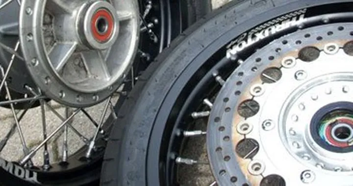 Kit Alpina Tubeless STS sulle Triumph