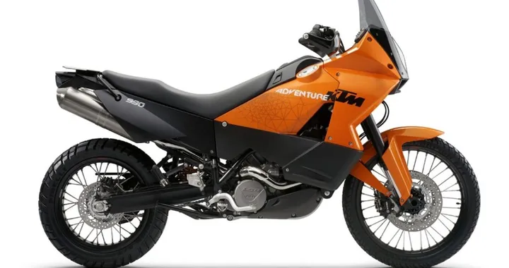 KTM 990 Adventure verso il ritorno nel 2027: cosa sappiamo
