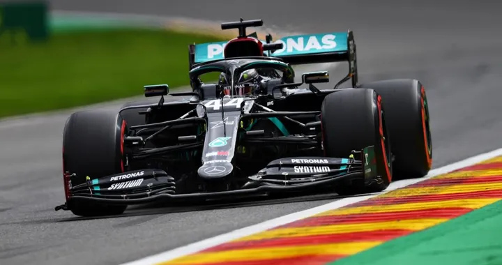 F1, in Belgio pole e record della pista per Hamilton