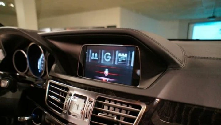 Mercedes Classe E: l'integrazione con Siri di iPhone