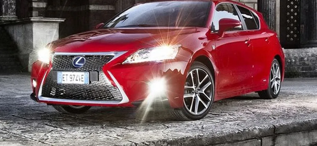 Lexus CT Hybrid, il video e la nostra prova su strada