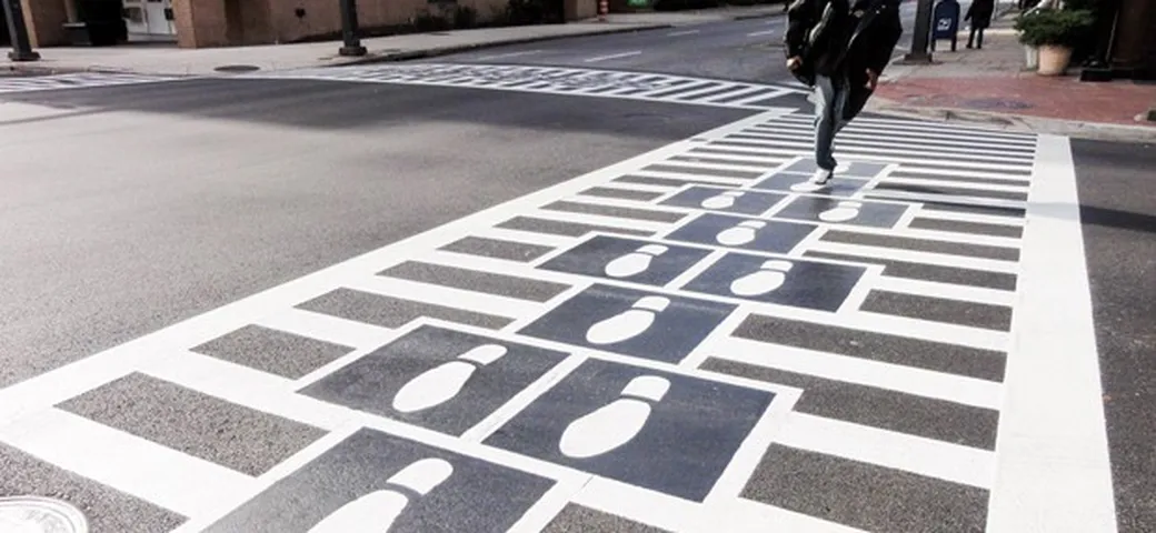 Le 5 strisce pedonali più strane del Mondo
