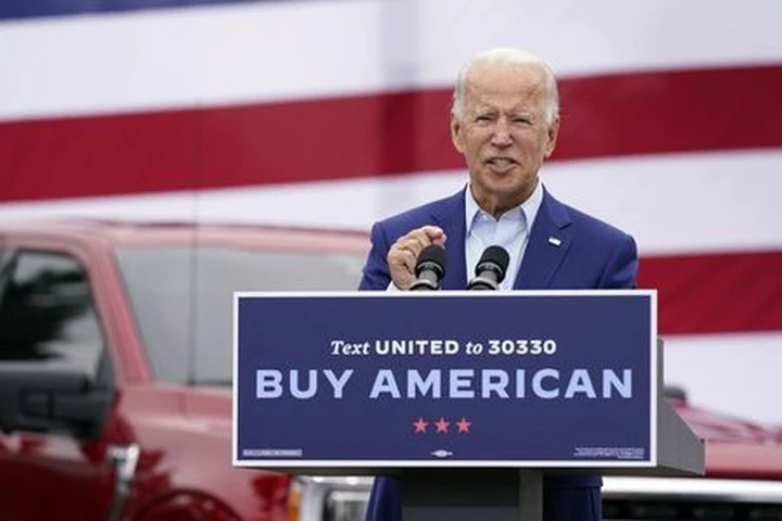 USA, il Senato frena il piano di Biden sull'elettrico: dimezzati i fondi per le colonnine