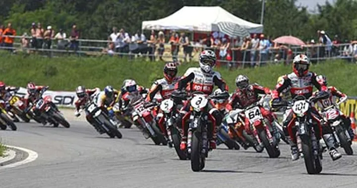 Supermoto: dominano Aprilia e KTM
