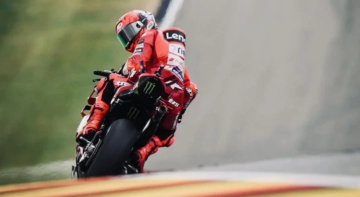 Marc Marquez incanta Brno: dominio totale nelle FP1 e ritmo da record