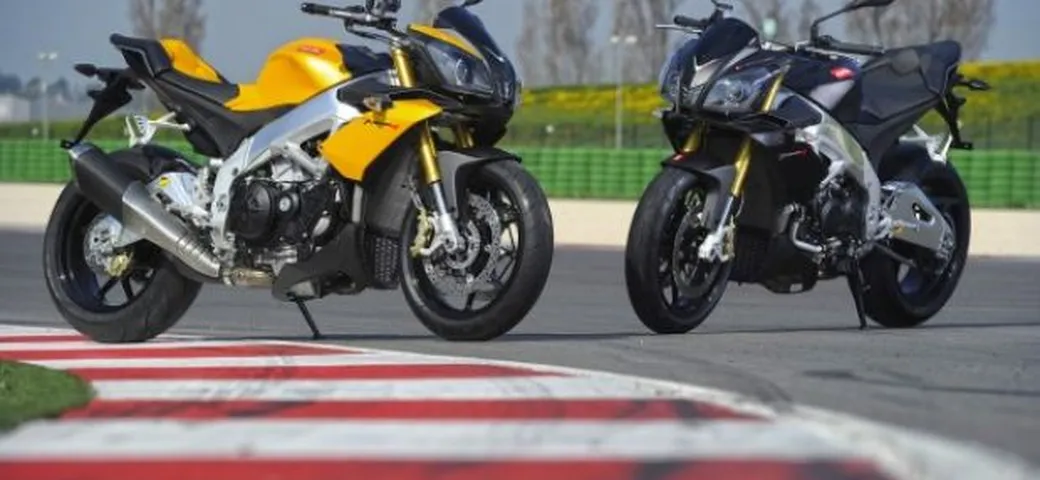 Aprilia Tuono V4 R 2011 Mega Gallery