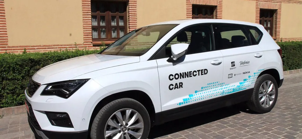 Guida assistita: Seat collabora con Telefónica per la C-V2X